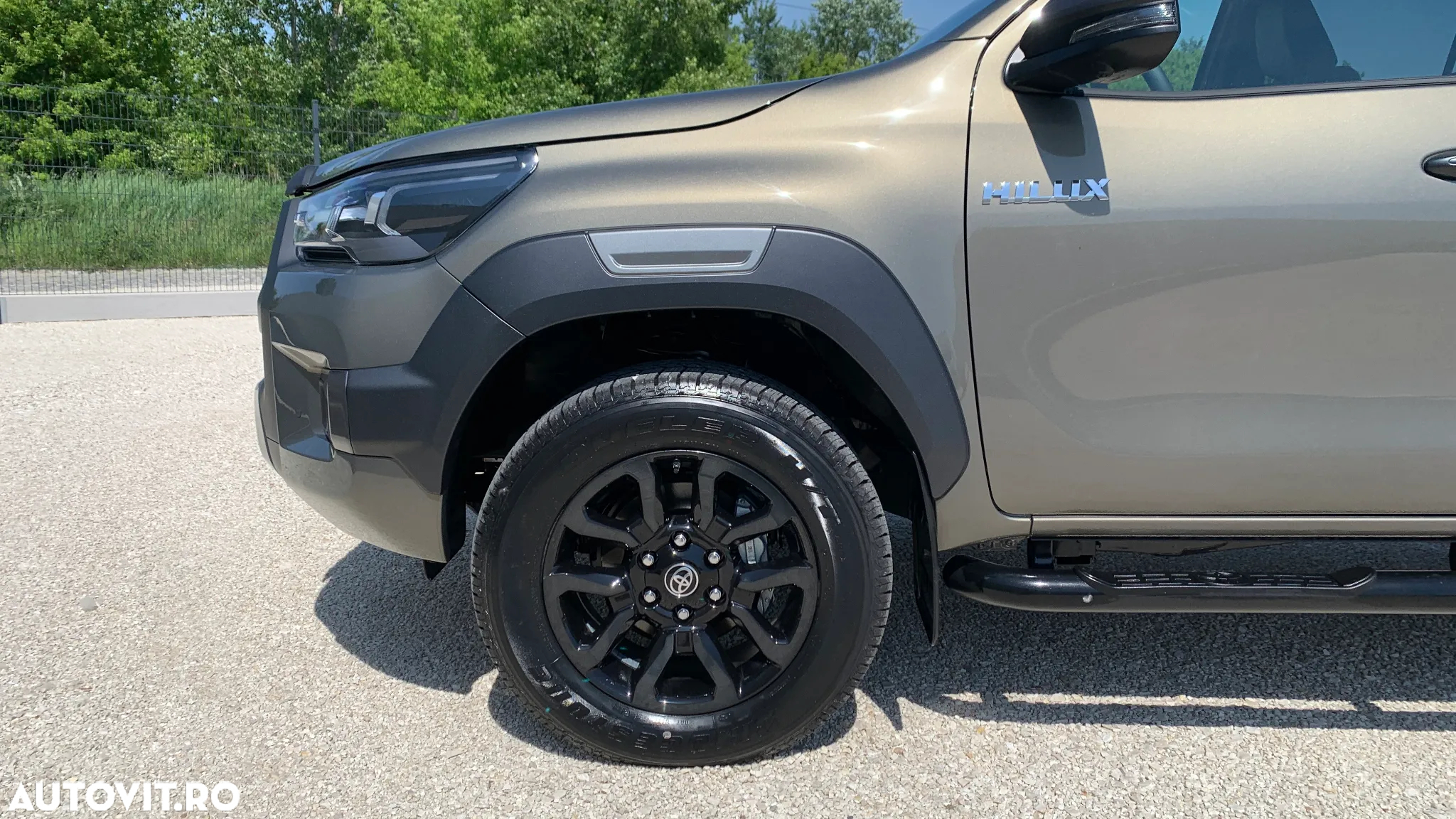 Toyota Hilux 2.8D 204CP 4x4 Double Cab AT MHEV Invincible Color Edition (3E5) - 27