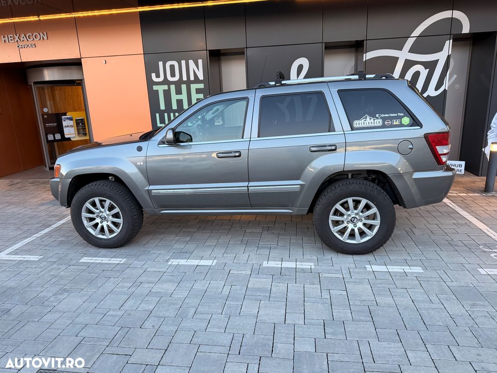 Jeep Grand Cherokee - 26