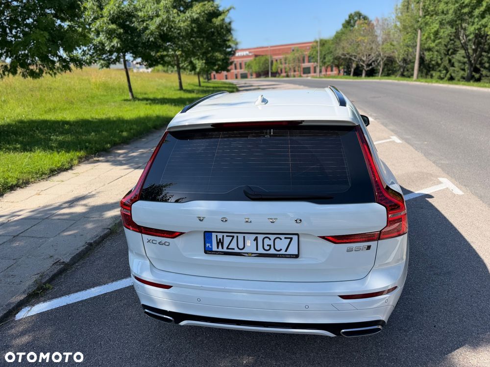 Volvo XC 60 D5 SCR AWD R-Design - 24