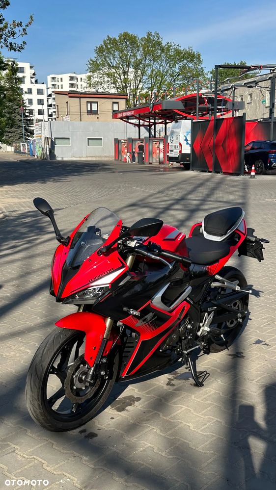 QJMOTOR SRK 125R - 4