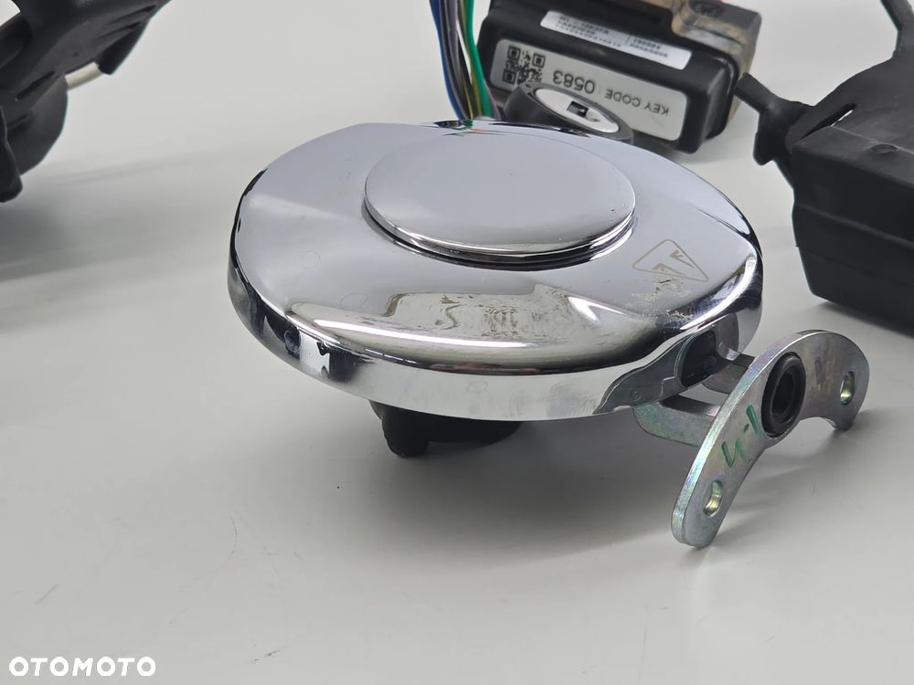 STACYJKA KLUCZYK ZAMEK MODUL KOMPUTER WLEW  TRIUMPH SCRAMBLER 400 SPEED - 8