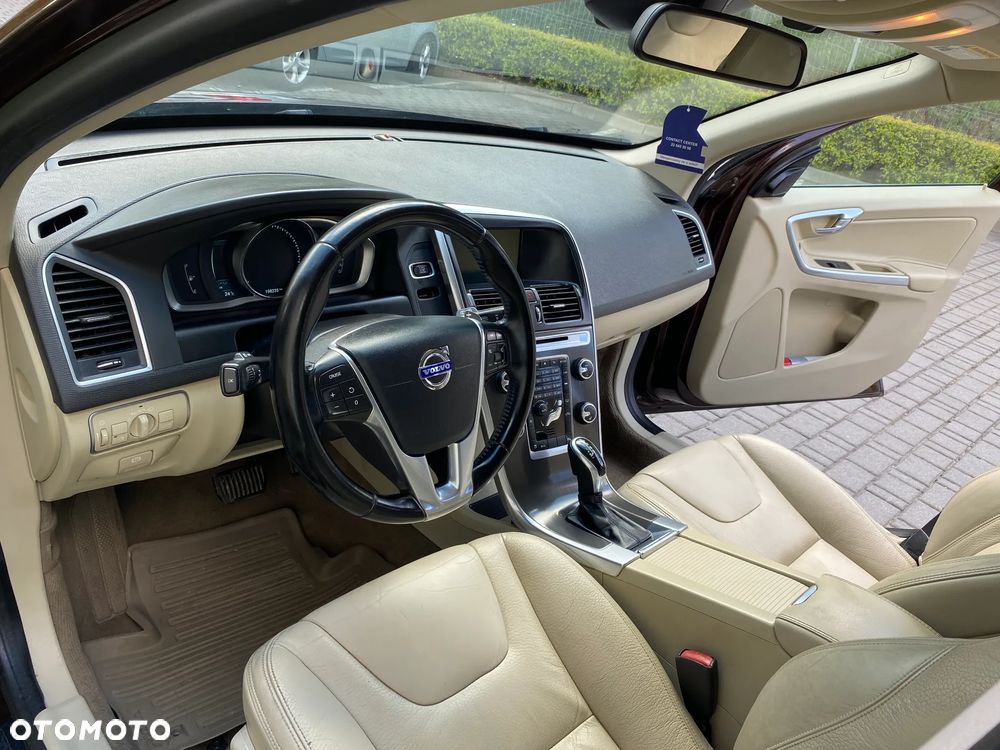 Volvo XC 60 T6 AWD Edition Pro - 22