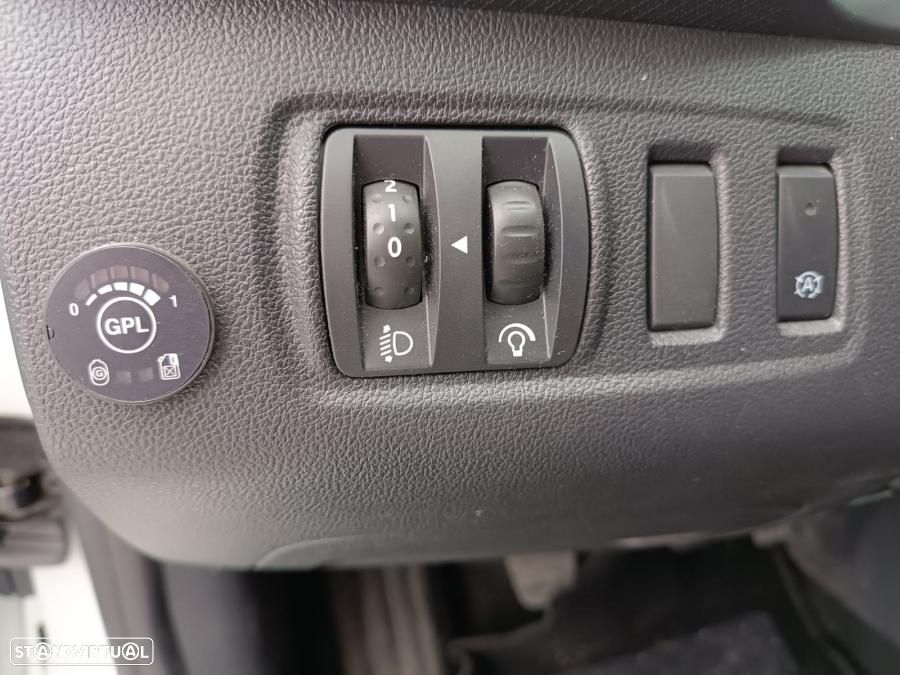 Renault Clio 0.9 TCe Limited Bi-Fuel - 14