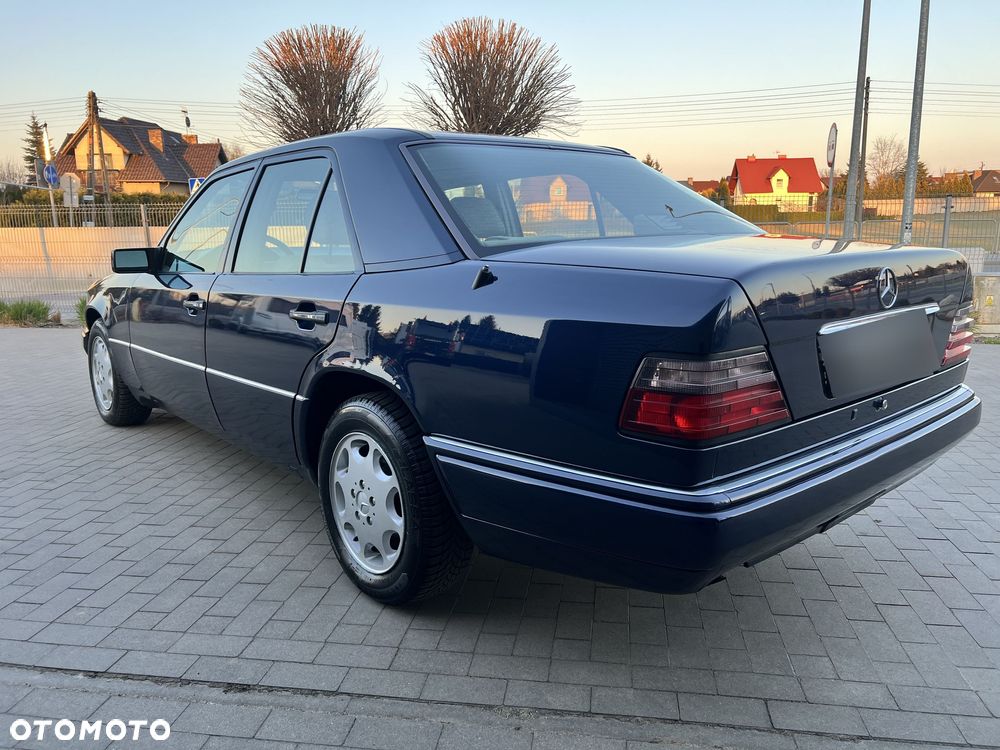 Mercedes-Benz Klasa E 260 - 6