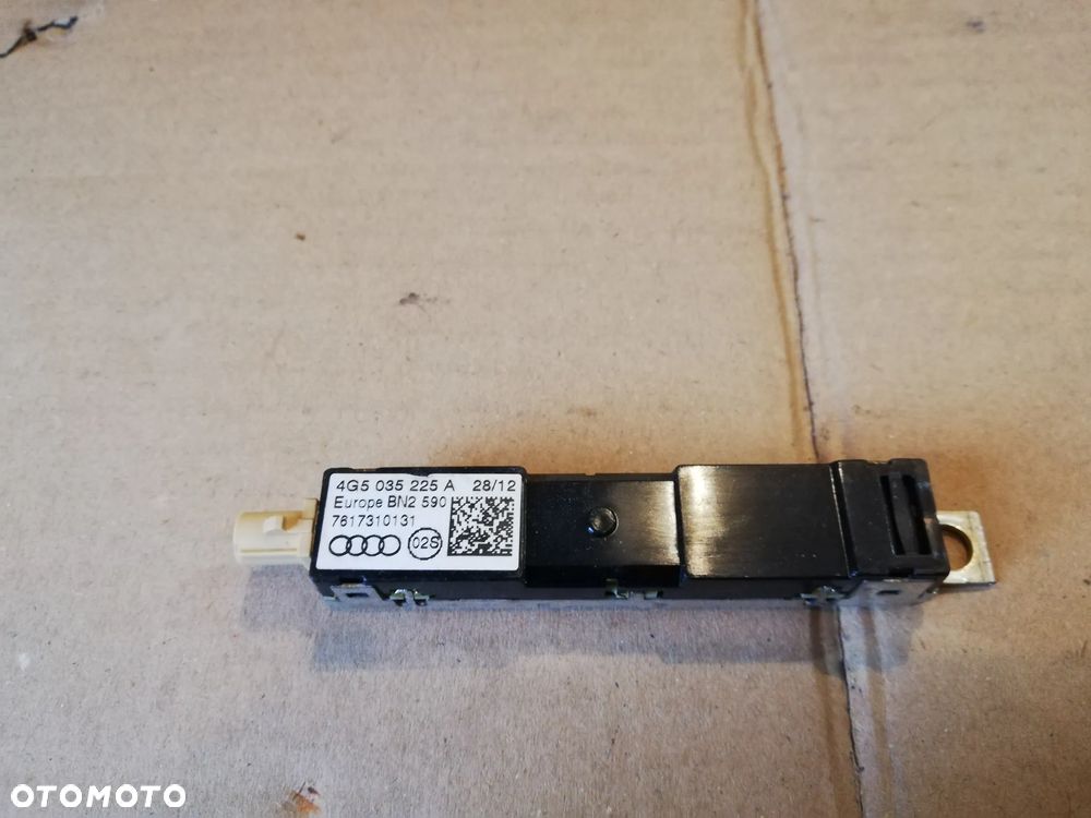 ORYGINALNY WZMACNIACZ ANTENY AUDI A6 C7 4G5035225A - 1