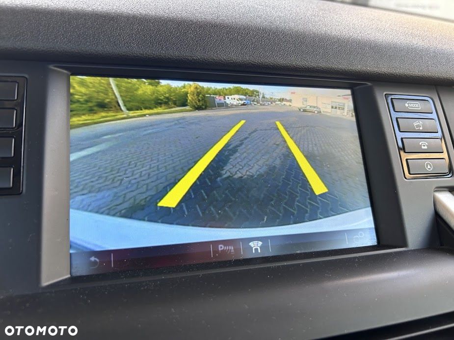 Land Rover Discovery Sport - 27
