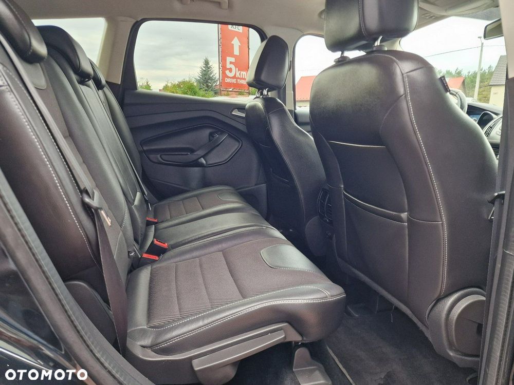 Ford Kuga 1.6 EcoBoost 2x4 Titanium - 25