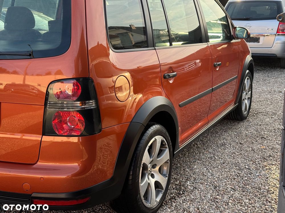 Volkswagen Touran - 7