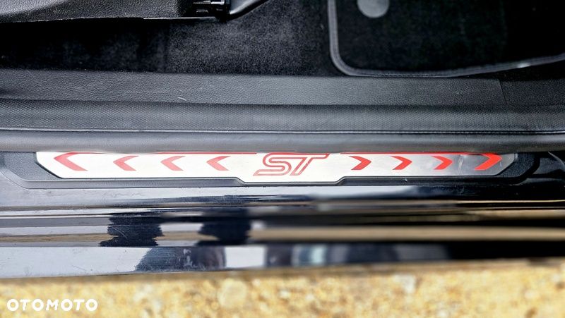 Ford Focus 2.0 TDCi ST - 29