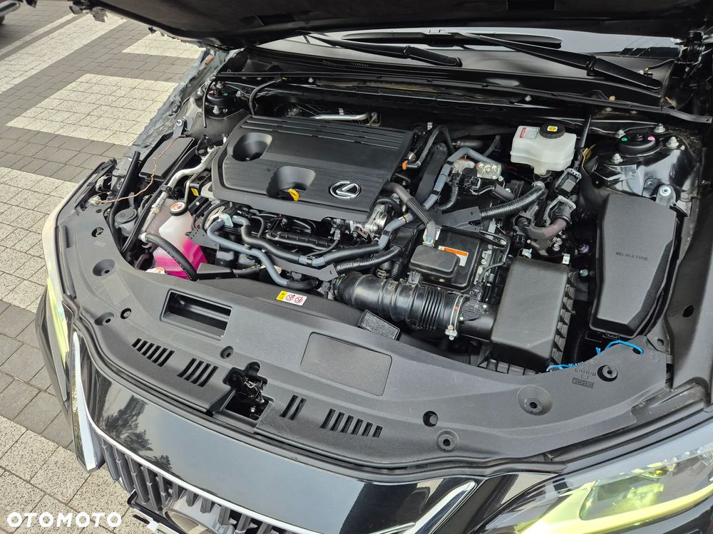 Lexus ES 300h Prestige - 32