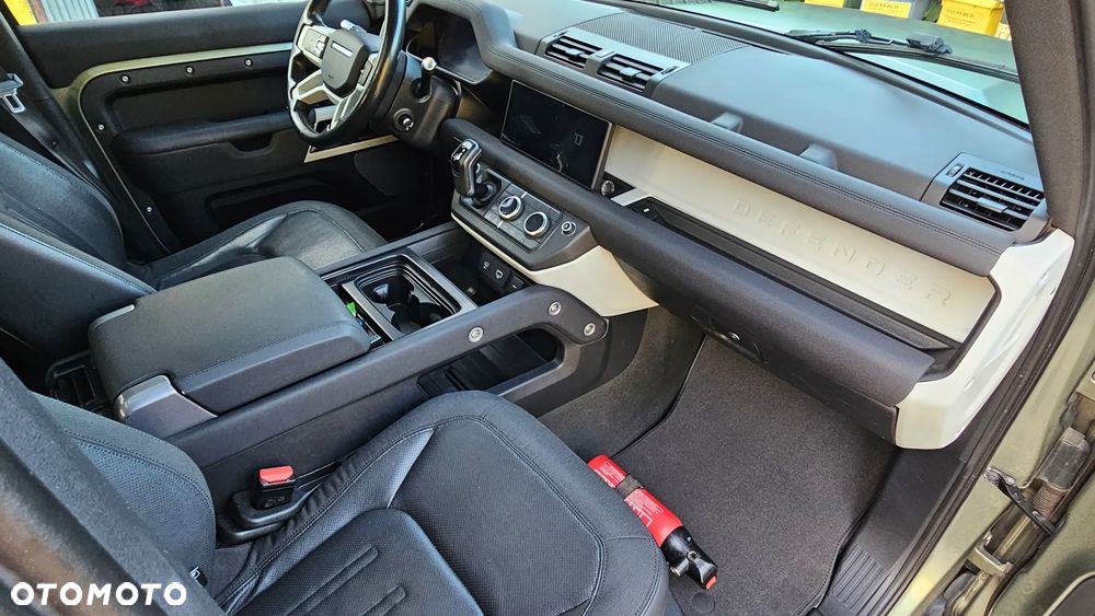 Land Rover Defender 3.0 P400 mHEV First Edition - 11