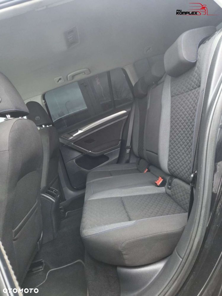 Volkswagen Golf - 10