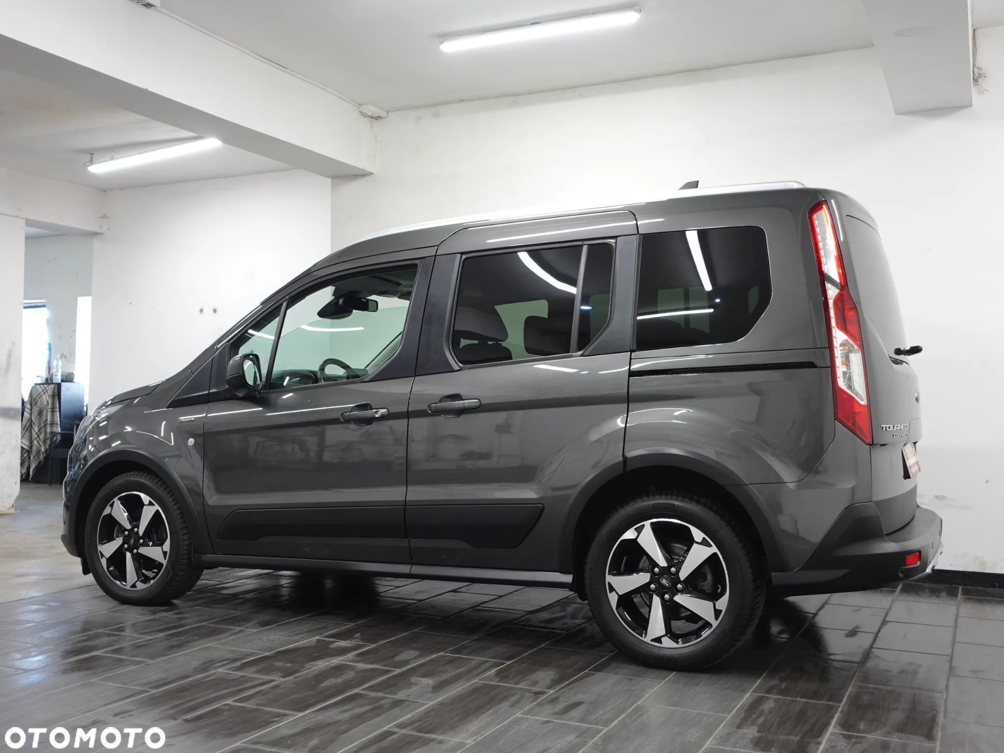 Ford Tourneo Connect 1.5 EcoBlue Start-Stop Active - 6
