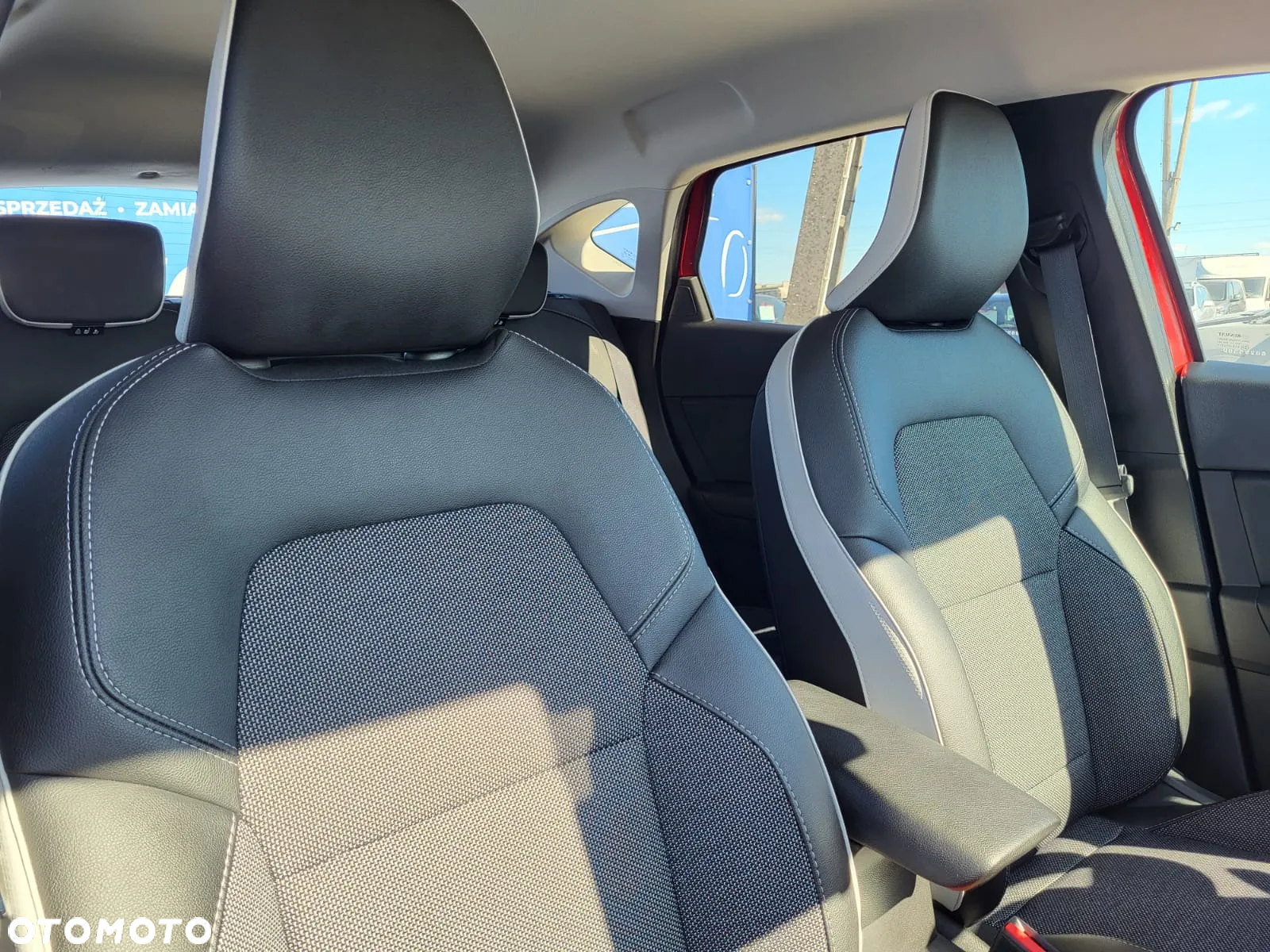 Renault Captur TCe 90 BUSINESS EDITION - 18