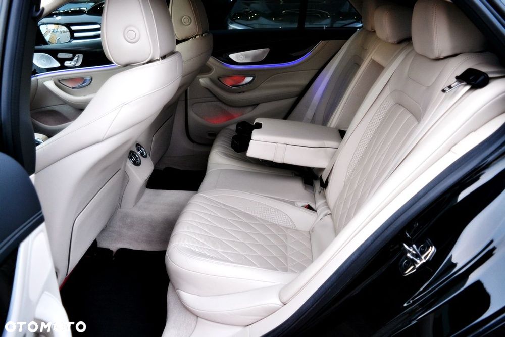 Mercedes-Benz AMG GT 43 4Matic+ Speedshift TCT 9G - 40