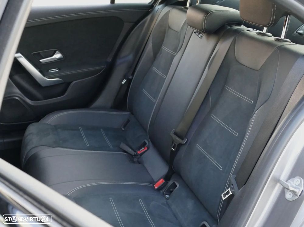 Mercedes-Benz A 250 Limousine e AMG Line - 31
