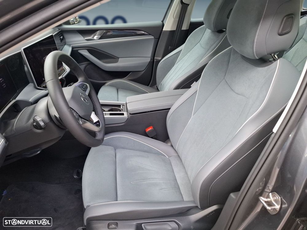 VW Passat Variant 1.5 TSI eHybrid Business DSG - 11