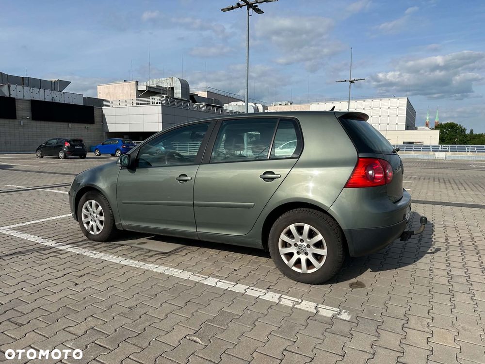 Volkswagen Golf 1.6 FSI Comfortline - 1