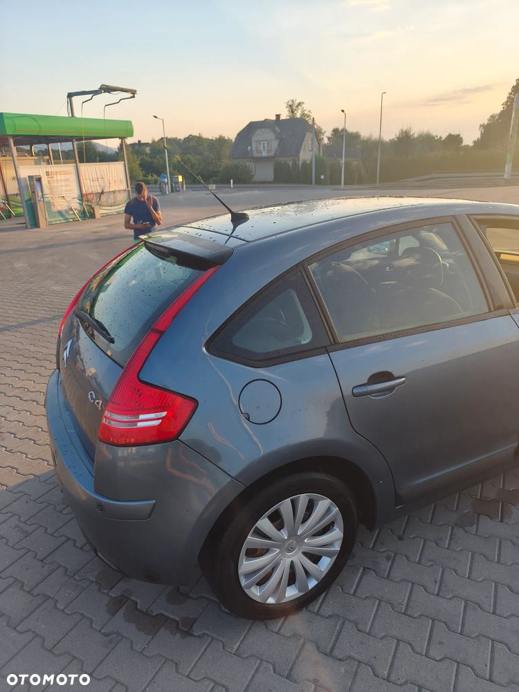 Citroën C4 2.0 16V Exclusive - 5
