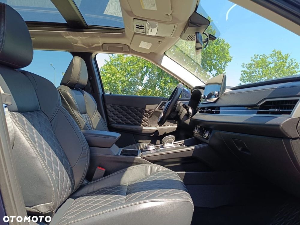 Mitsubishi Outlander - 23