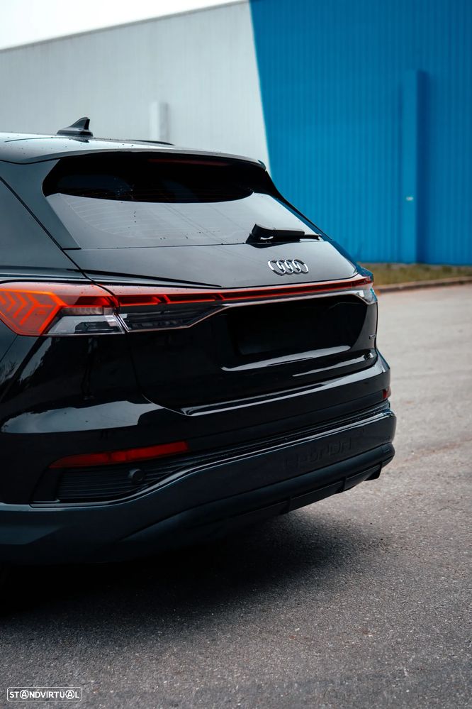 Audi Q4 e-tron 45 quattro - 8