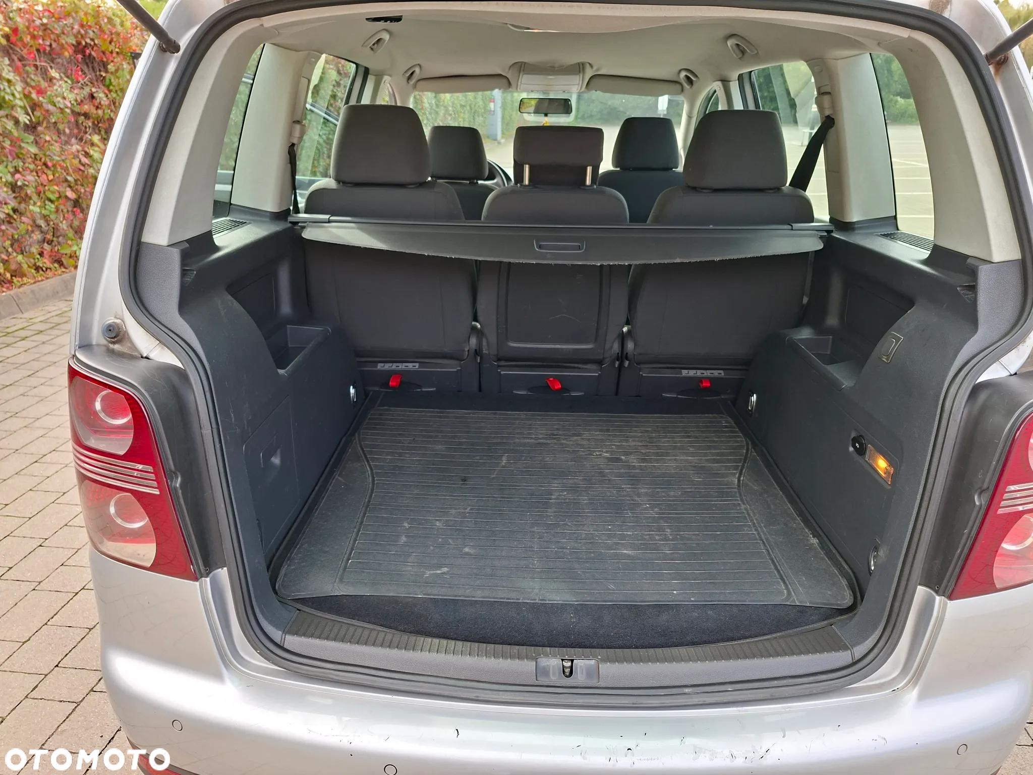 Volkswagen Touran 1.9 TDI DSG Trendline - 11
