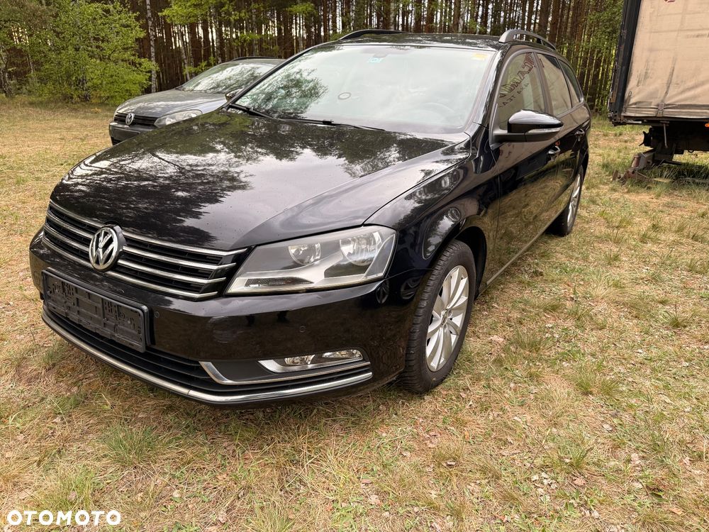 Volkswagen Passat 1.6 TDI BlueMotion Technology Comfortline - 4