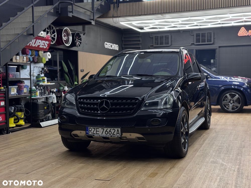 Mercedes-Benz ML - 11