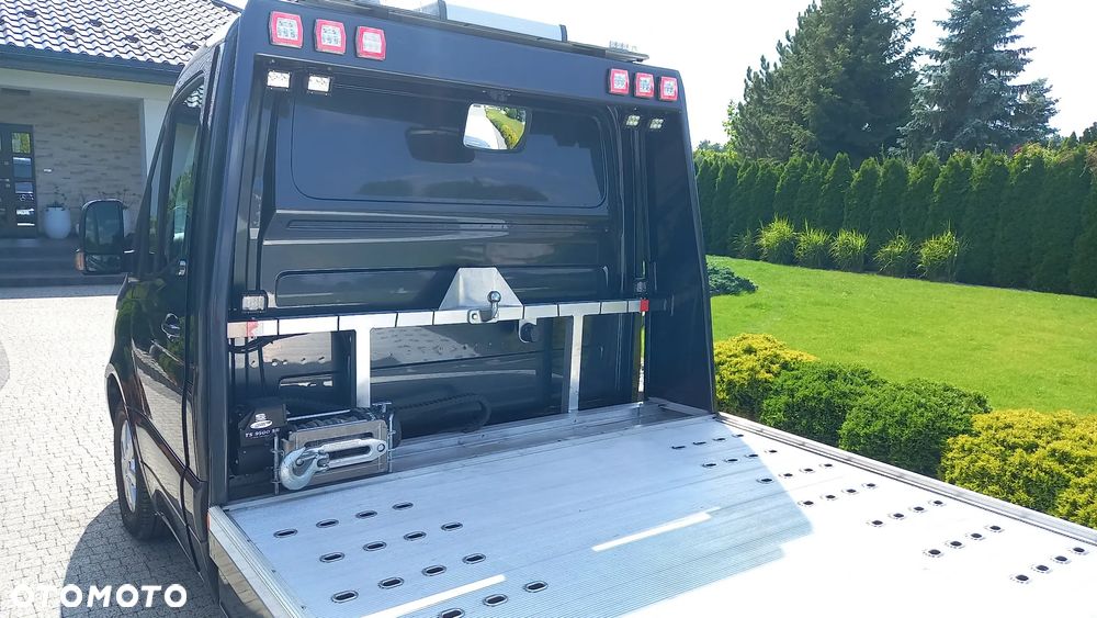 Mercedes-Benz Sprinter - 12