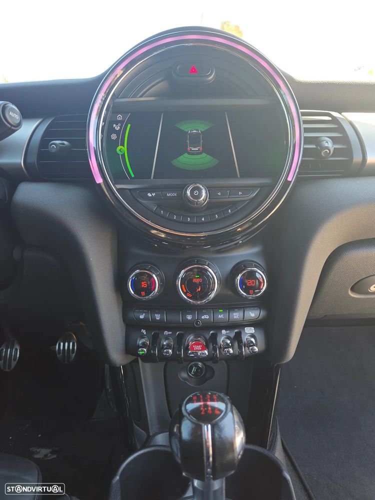 MINI Cabrio John Cooper Works - 24