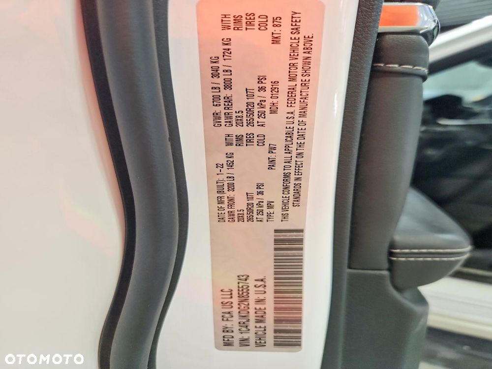 Jeep Grand Cherokee - 16