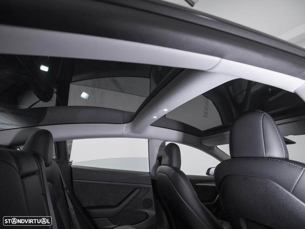 Tesla Model 3 RWD - 16