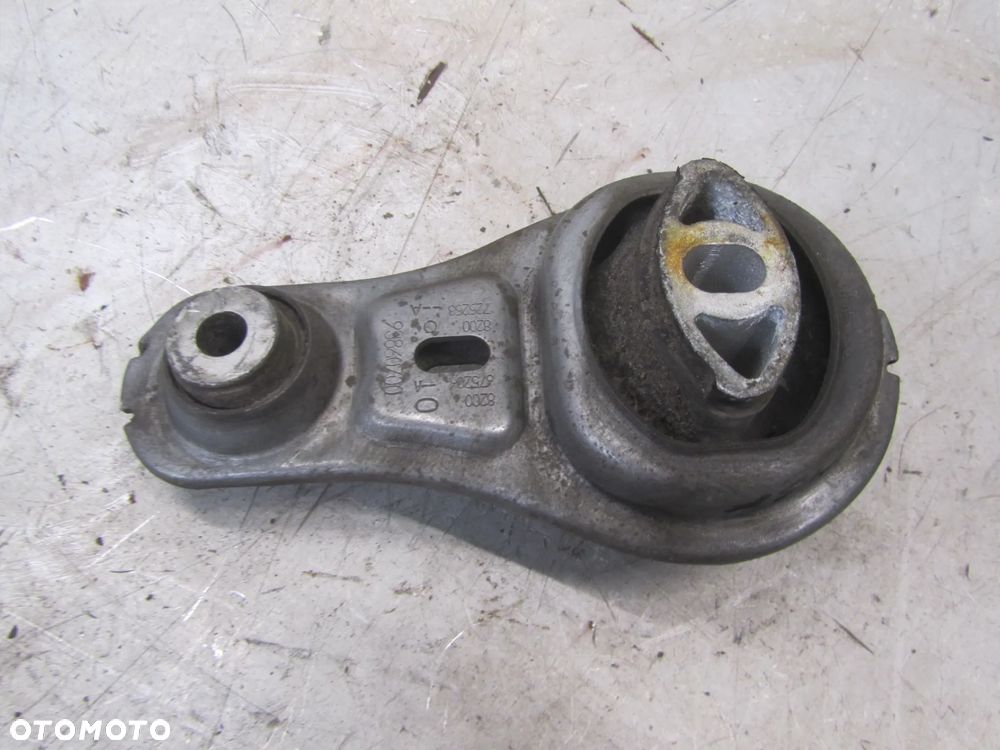 Renault Master III 2.3 DCI łapa-poduszka silnika - 2