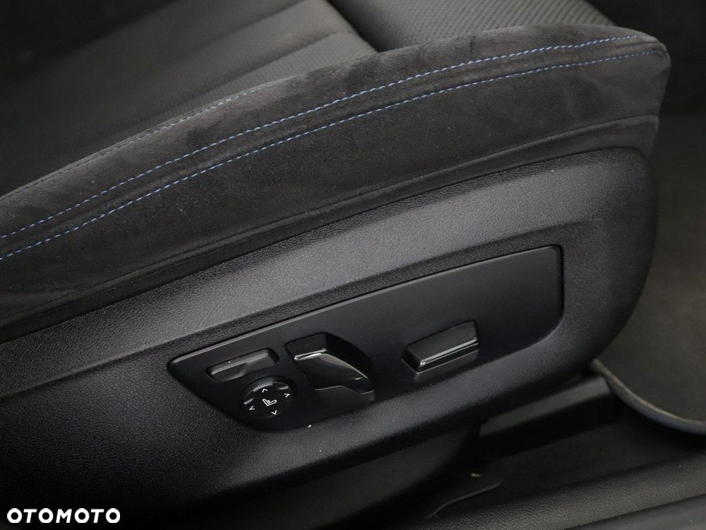 BMW Seria 5 520d xDrive M Sport Edition - 40