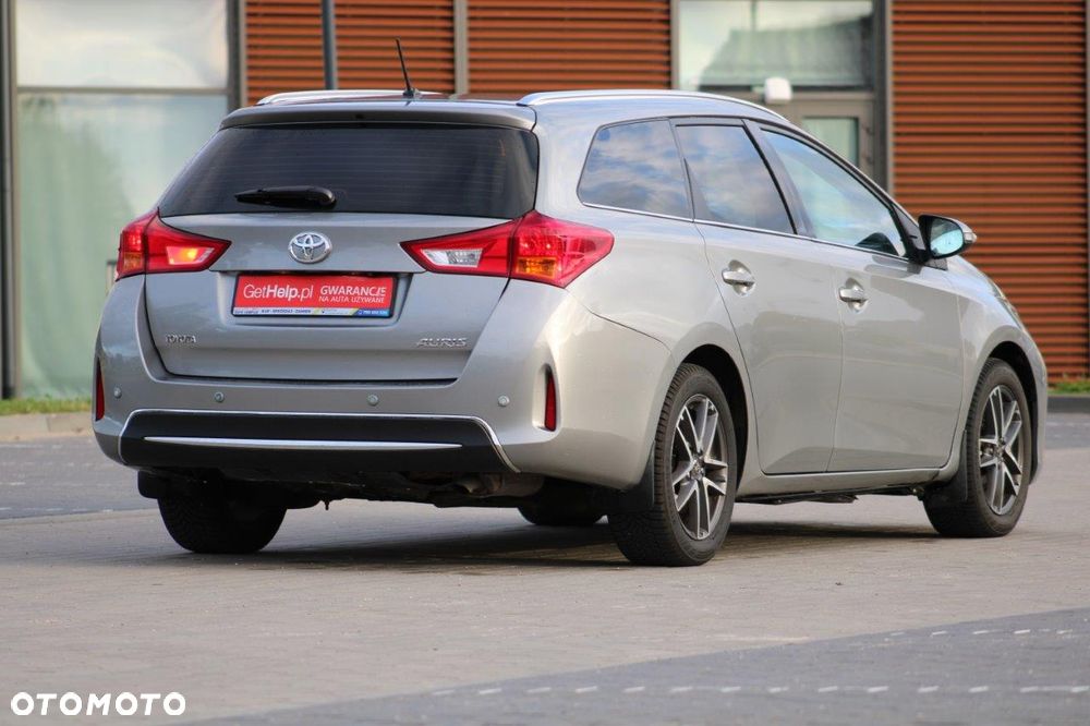 Toyota Auris 1.6 Valvematic Executive - 6