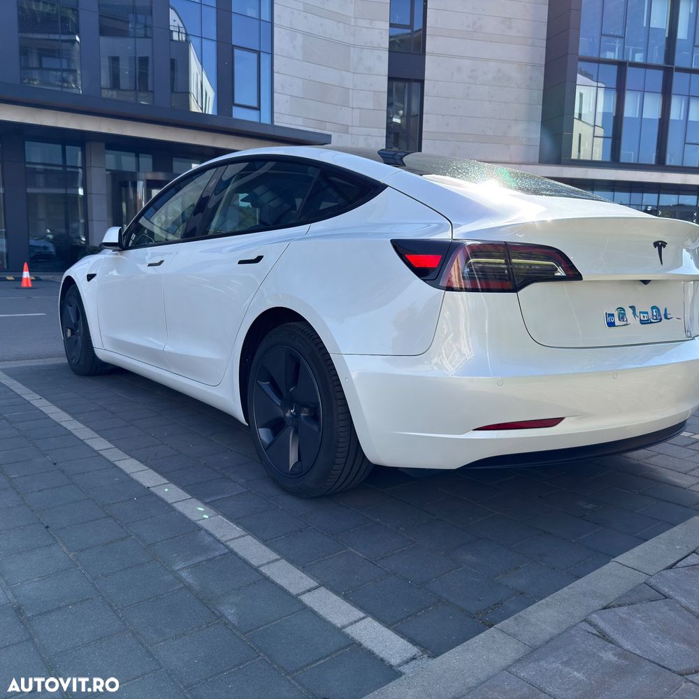 Tesla Model 3 Standard Reichweite Plus Hinterradantrieb - 3