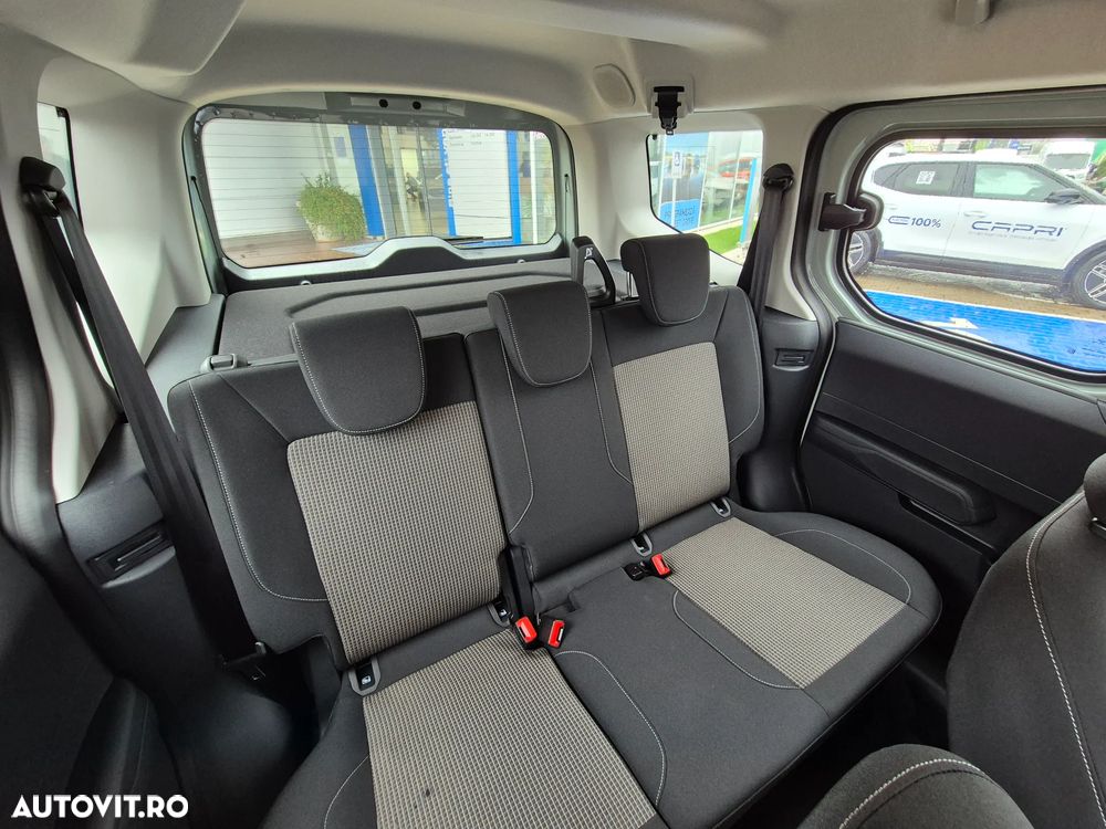 Ford Tourneo Courier - 17