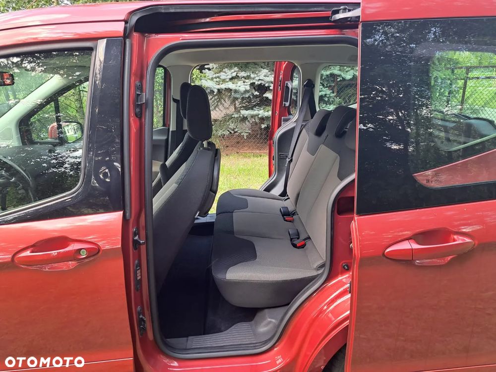 Ford Tourneo Courier 1.0 EcoBoost S&S Titanium - 8