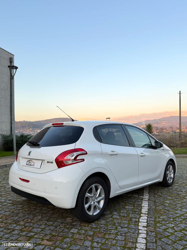 Peugeot 208 1.2 VTi SE Style - 4