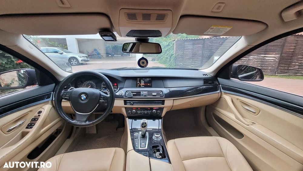 BMW Seria 5 525d xDrive AT - 10