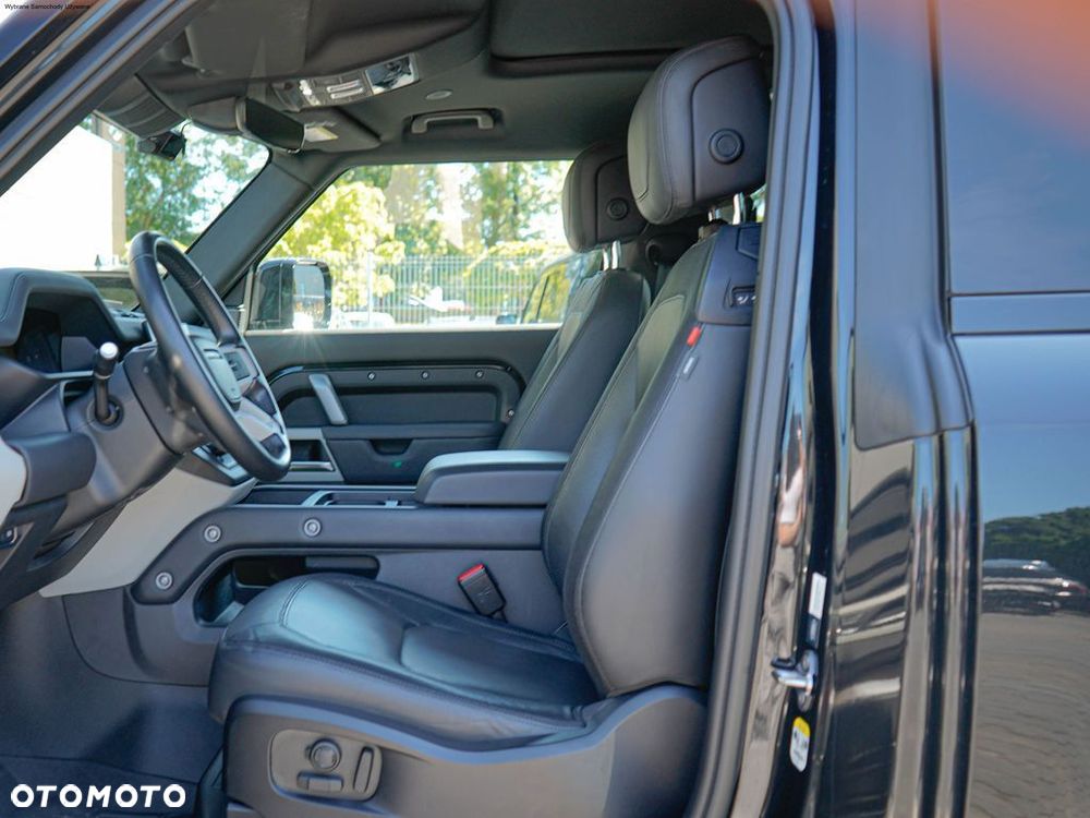 Land Rover Defender - 15