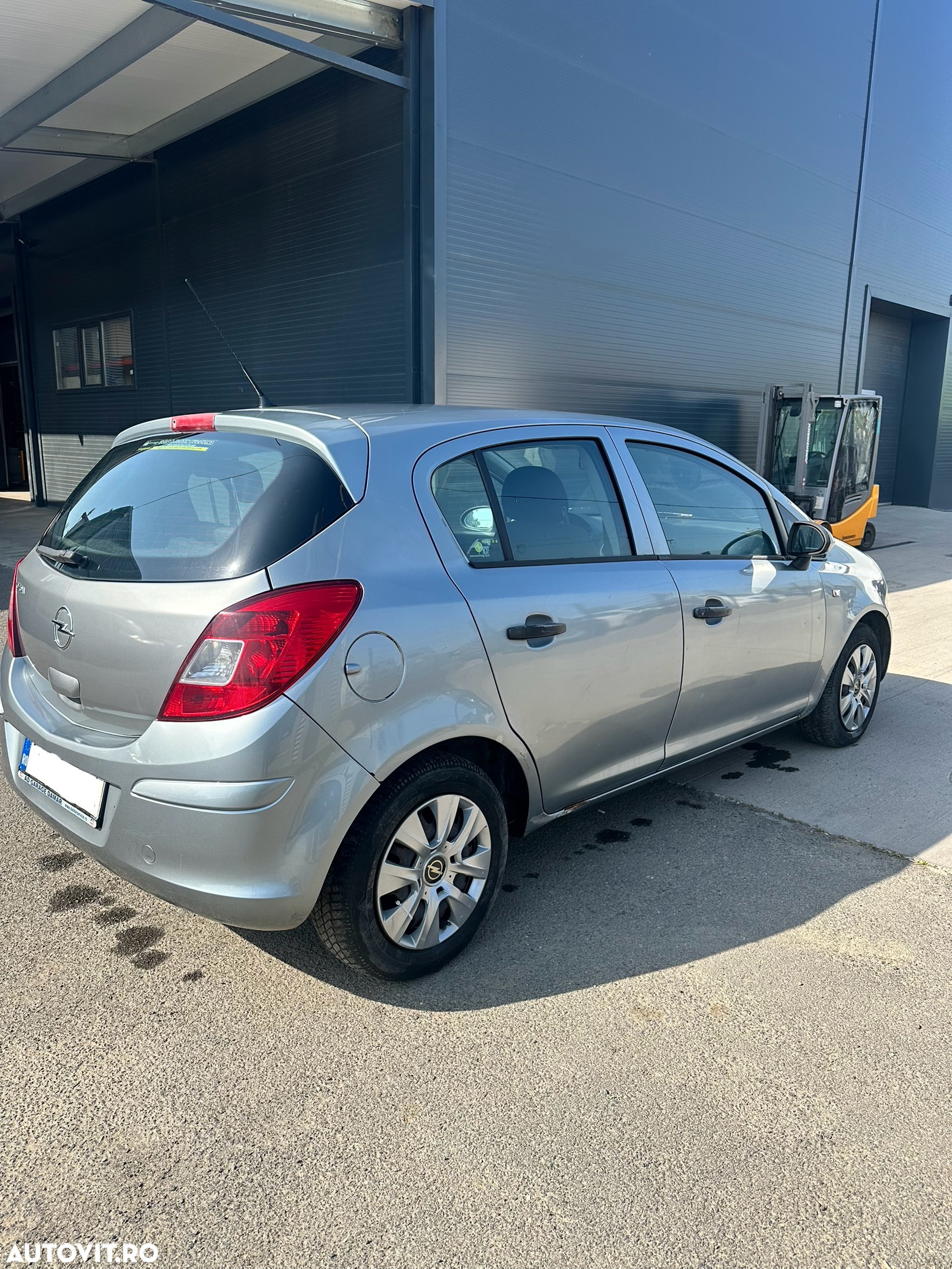 Opel Corsa 1.2 Essentia - 4