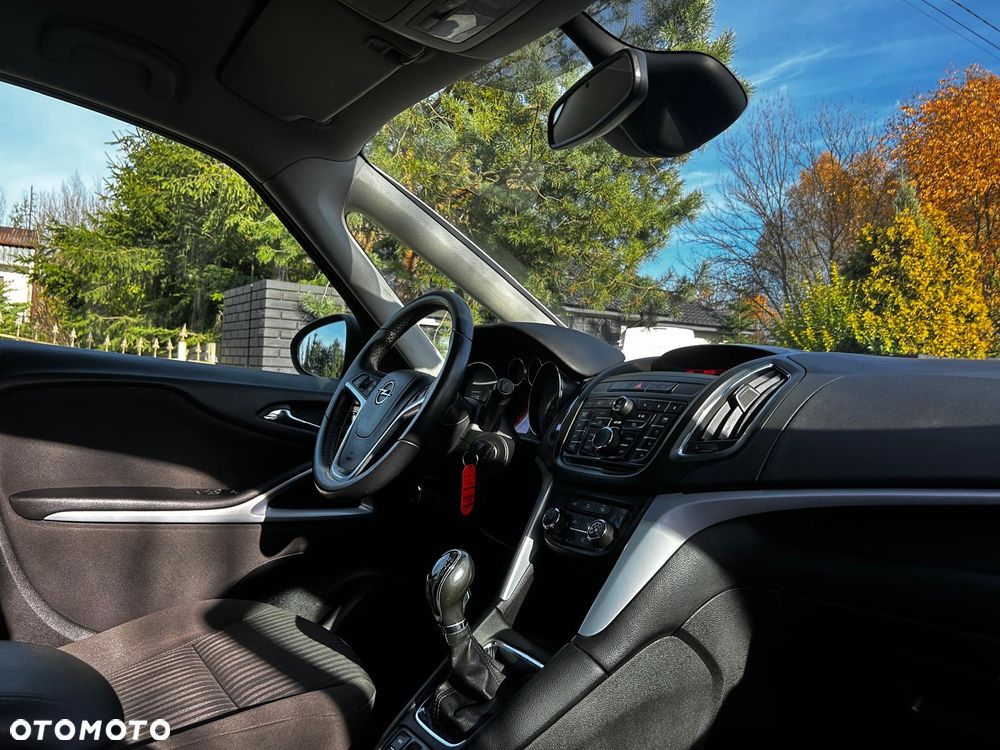 Opel Zafira - 35