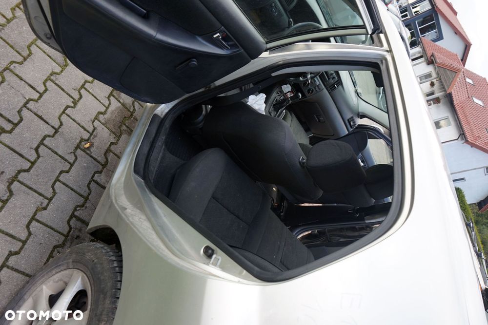 TOYOTA COROLLA E12 LIFT 5D HB 2005 1C0 1.4 D4D 1ND-TV 90KM C53 SREBRNY na części - 12