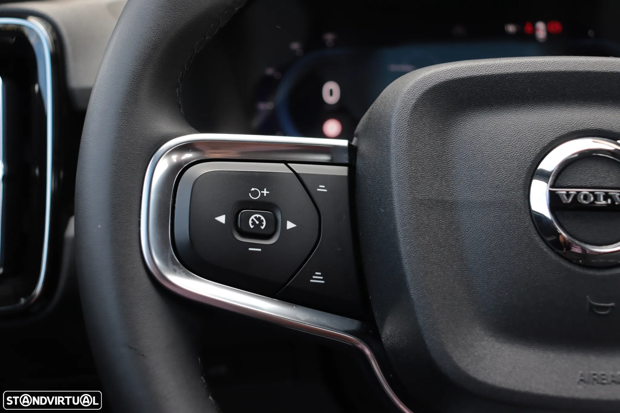 Volvo XC 40 Recharge Core - 21