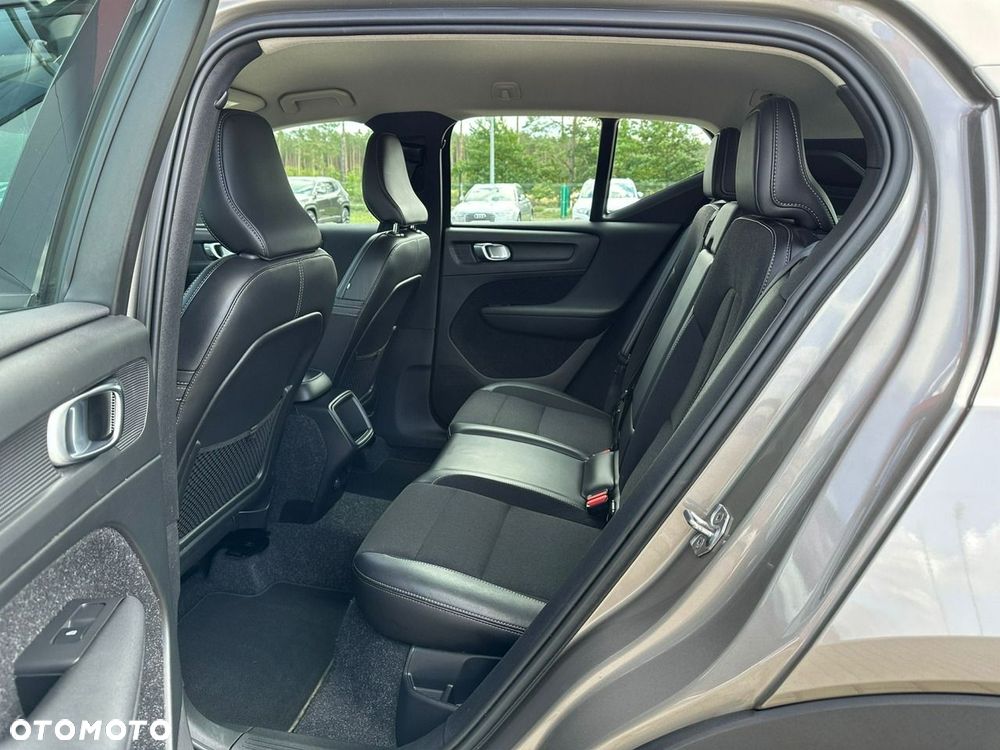 Volvo XC 40 T3 Geartronic Momentum - 13
