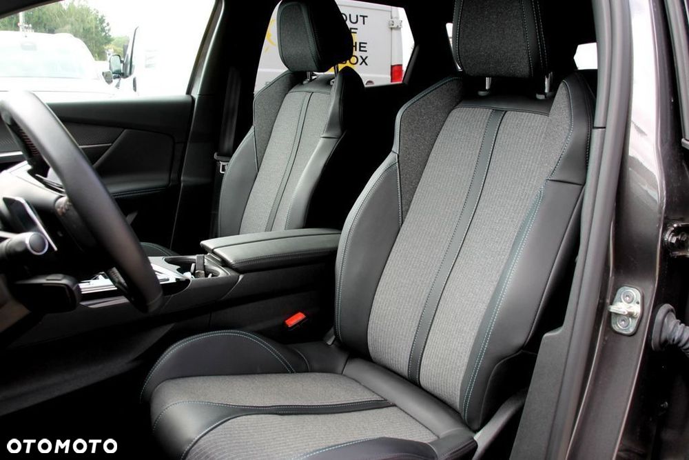 Peugeot 3008 1.2 PureTech Allure Pack S&S EAT8 - 23