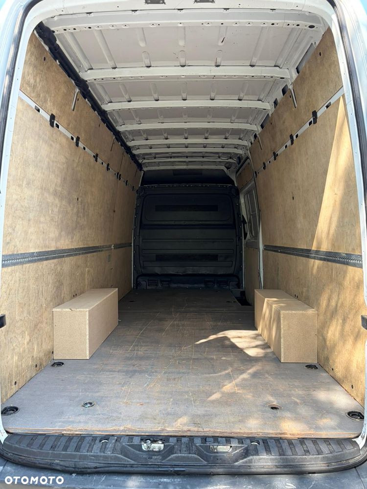 Mercedes-Benz Sprinter - 8