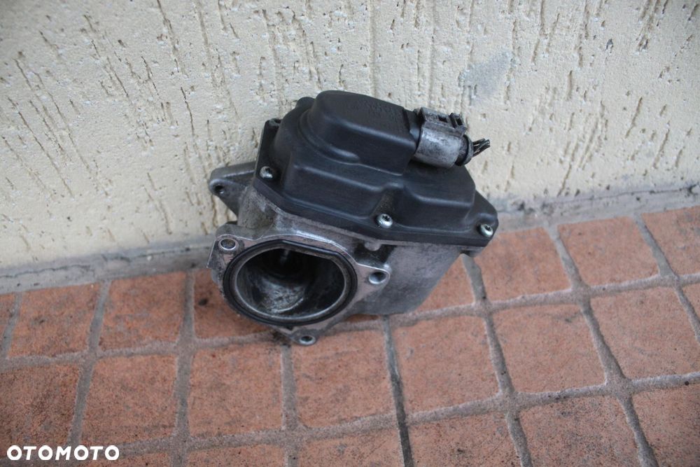 PRZEPUSTNICA VW PASSAT B6 2.0 TDI 03G131501 - 1
