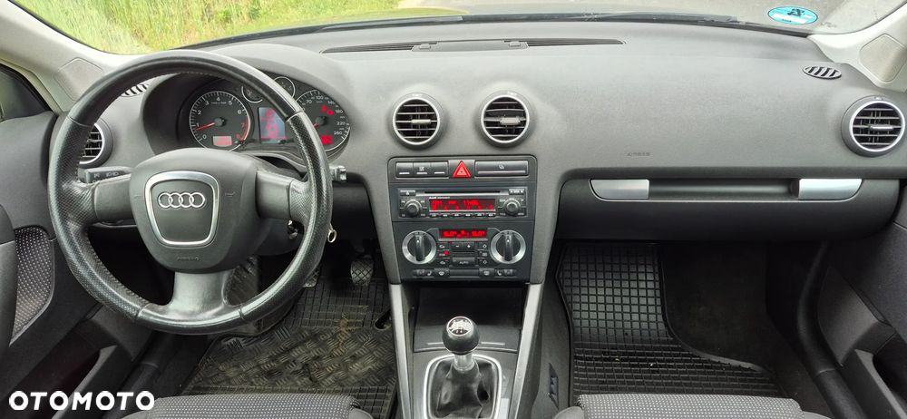 Audi A3 Sportback 1.6 Attraction - 13